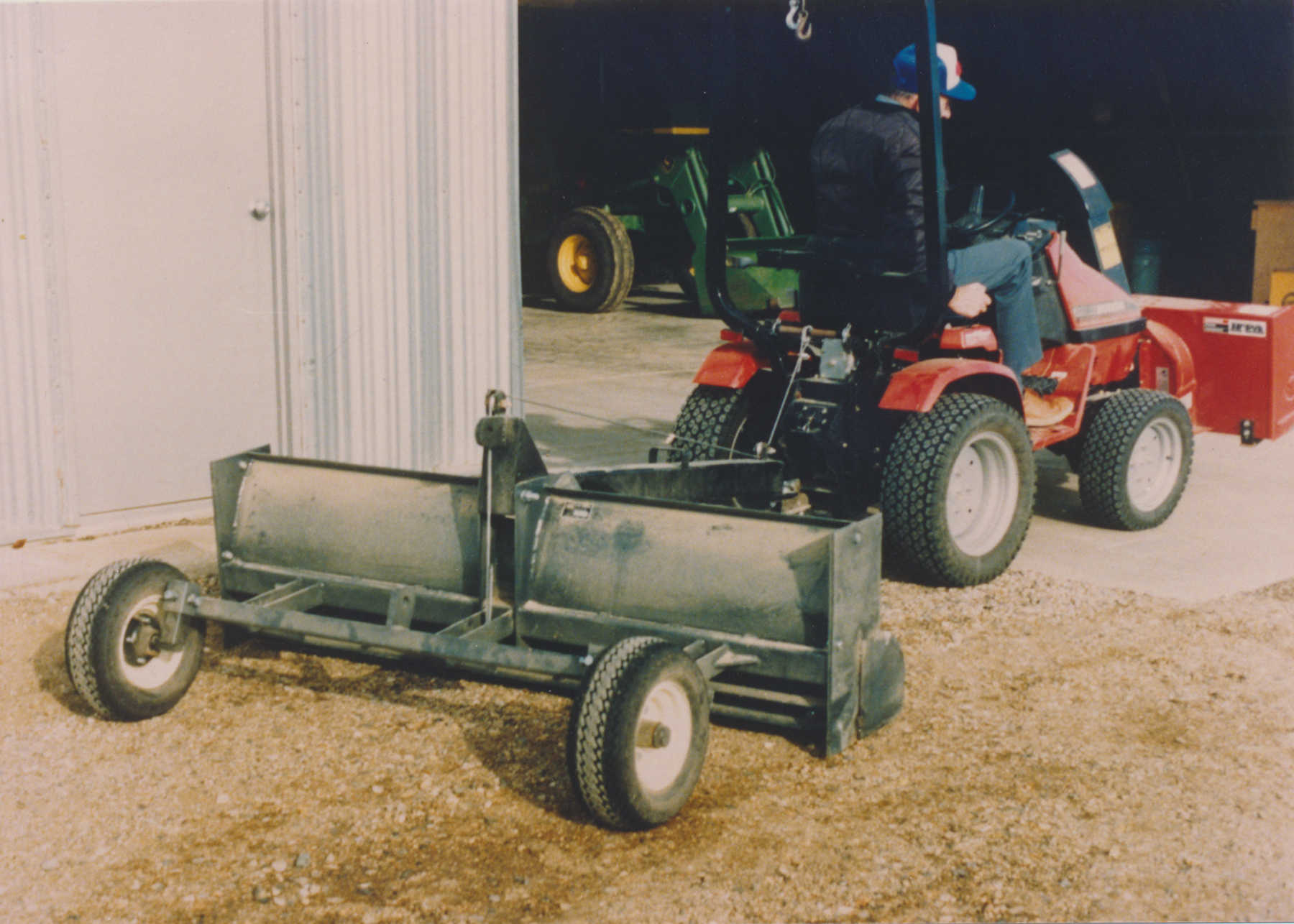 Mini land leveler