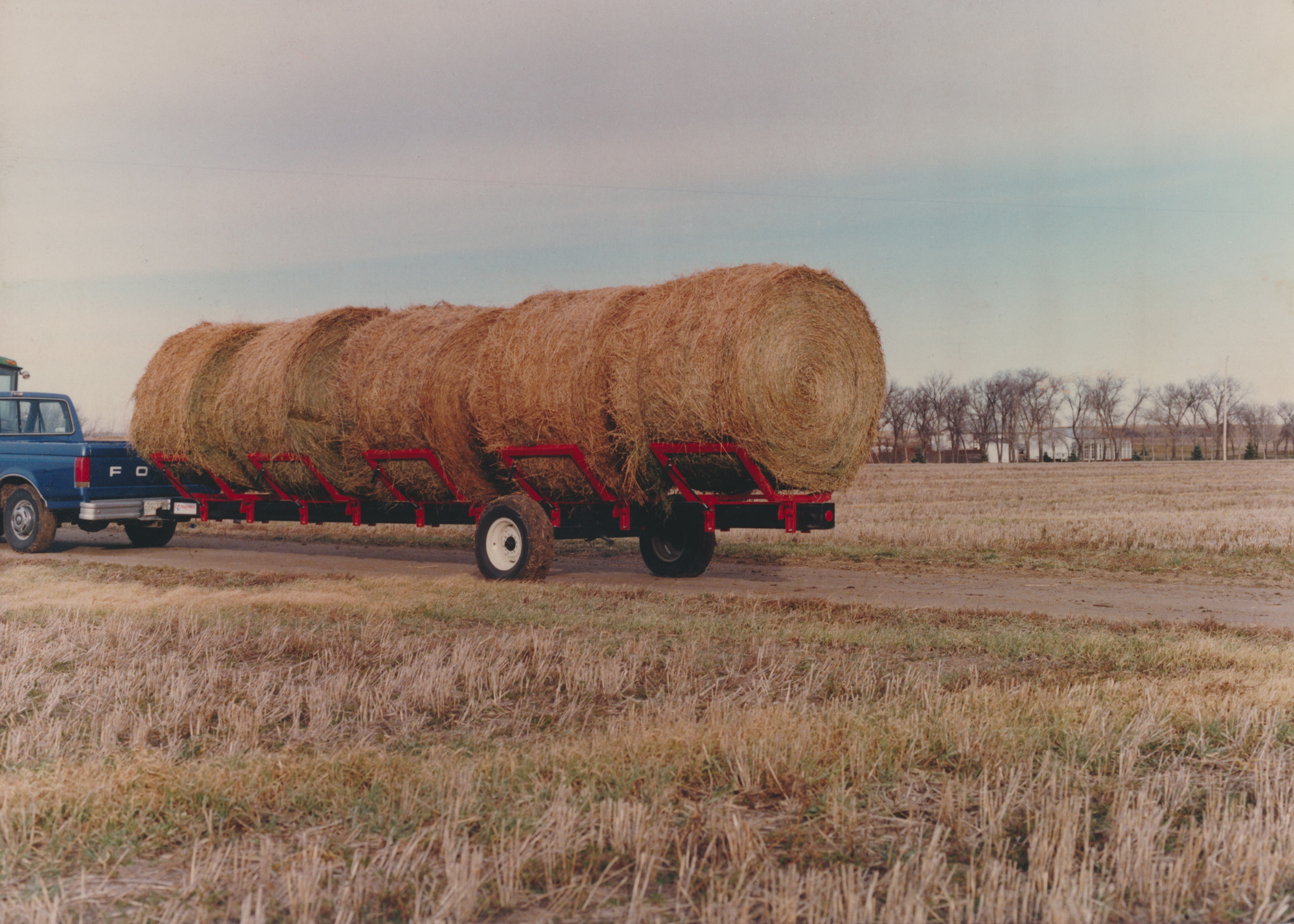 Round bale transport